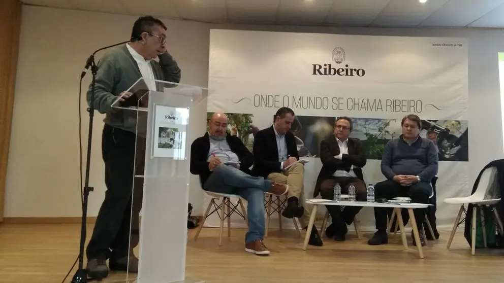 El profesor Edelmiro Iglesias, uno de los coordinadores del estudio "Estudio socioecon&oacute;mico y estrat&eacute;gico de O Ribeiro".