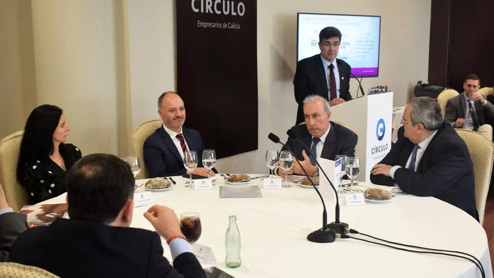 El consejero delegado de R y Grupo Euskatel, Jos&eacute; Miguel Garc&iacute;a, en su intervenci&oacute;n en el C&iacute;rculo de Empresarios, en Vigo.