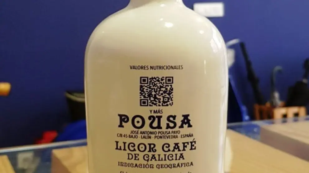 Las botellas de Licores Pousa introducen el c&oacute;digo QR en sus contraetiquetas.
