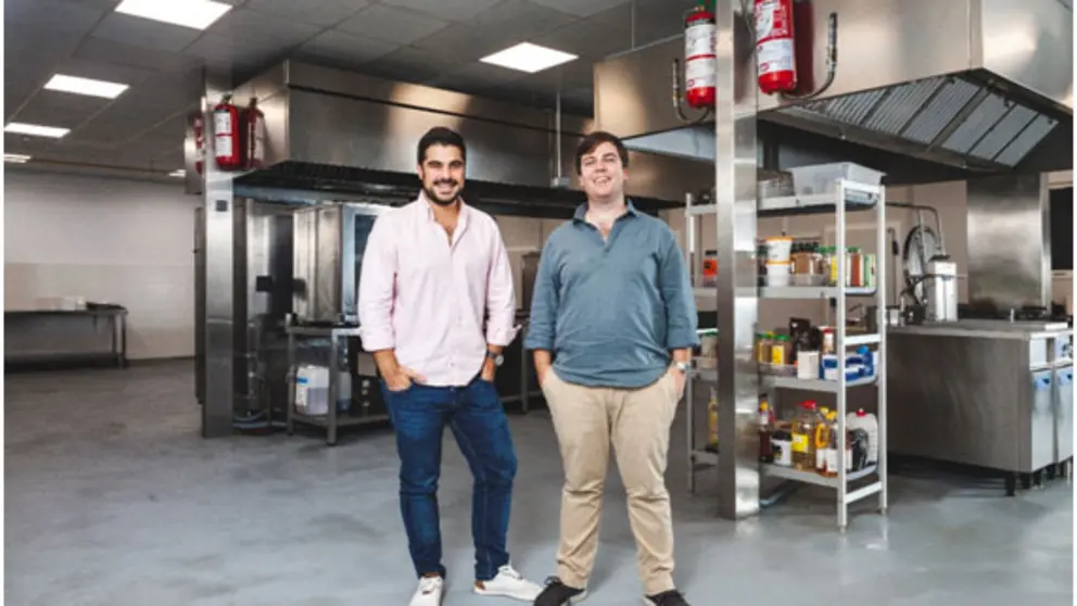 Efr&eacute;n &Aacute;lvarez (izquierda) y Andr&eacute;s Casal (derecha), fundadores de Wetaca.