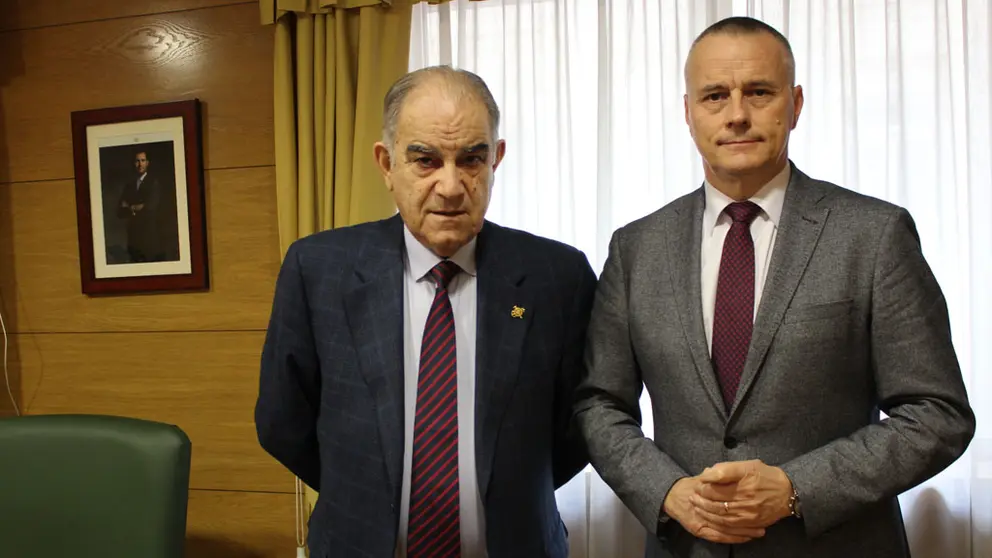 Jos&eacute; Garc&iacute;a, presidente de la C&aacute;mara de Pontevedra, Vigo y Vilagarc&iacute;a, y Jorge Cebreiros, presidente de la Confederaci&oacute;n de Empresarios de Pontevedra.