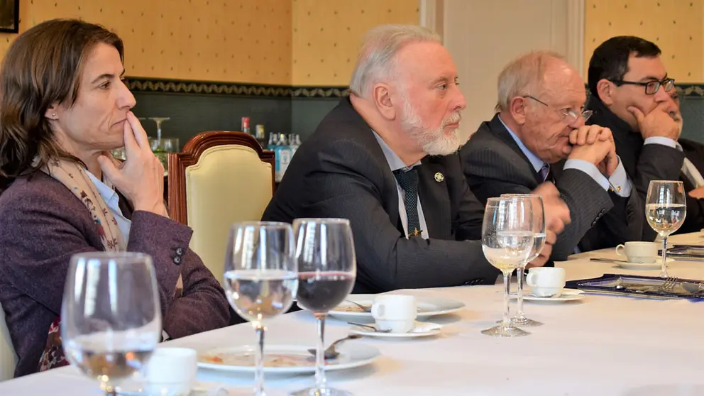 El presidente de la Autoridad Portuaria de Vigo, Enrique L&oacute;pez Veiga, fue el invitado en un almuerzo en el C&iacute;rculo de Empresarios de Galicia.