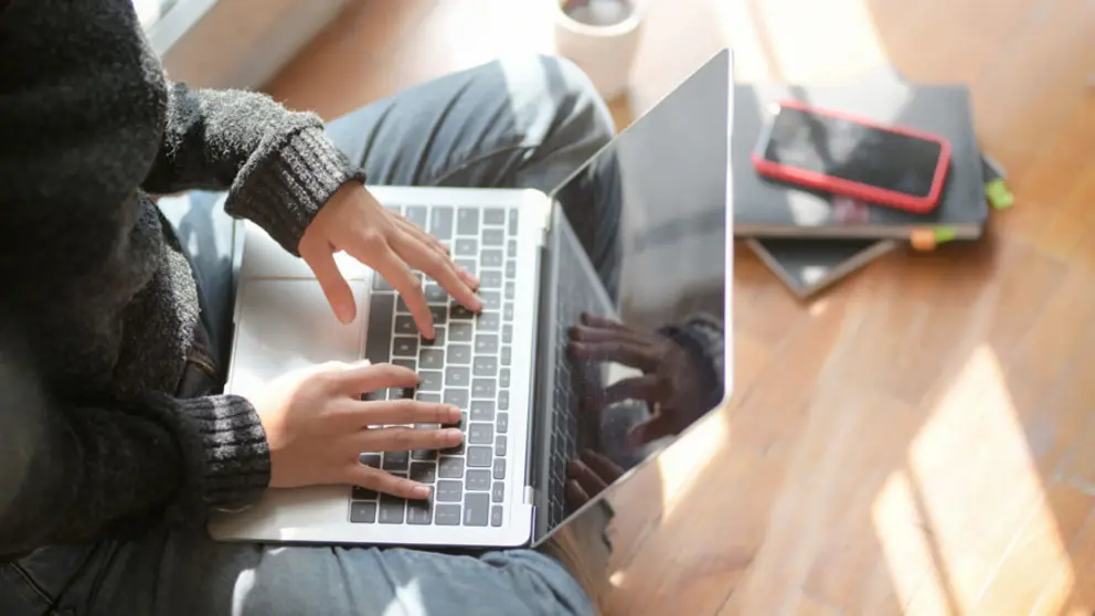 Seg&uacute;n R, es la demanda de servicios de v&iacute;deo, los que elevan la demanda bongkarn thanyakij en Pexels