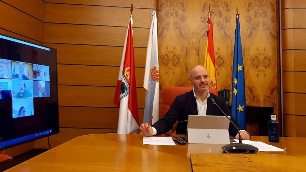 David Regades, delegado de la Zona Franca, durante la reuni&oacute;n del consejo de administraci&oacute;n de Vigo Activo.