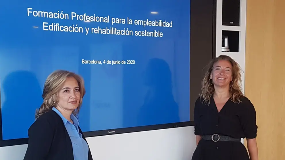 Mar&iacute;a Eugenia Coronado, directora general de Fundaci&oacute;n Naturgy, y S&ograve;nia Oliveras, directora general del COAC.