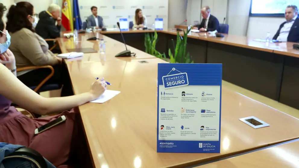 El director del Igape  y la directora xeral de Comercio informaron a comerciantes de de los nuevos programas Reactiva Comercio y Servicios Seguros.