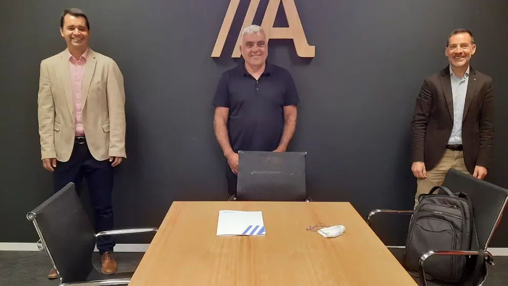 Juan Jes&uacute;s Gonz&aacute;lez, Joaqu&iacute;n Cadilla y Javier Fraga, na sinatura do convenio entre Abanca e Orpagu.
