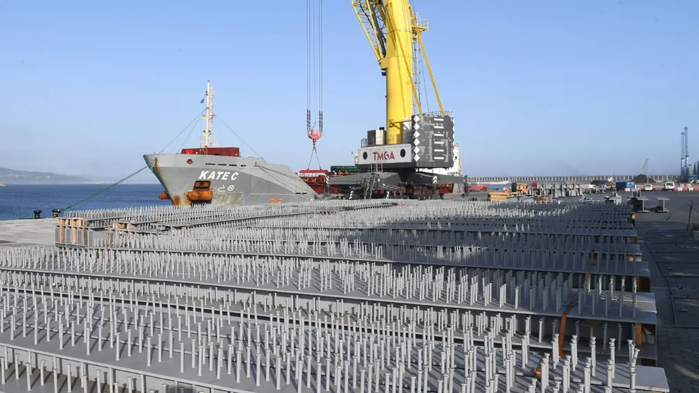 buque &ldquo;Kate C&rdquo; permanece atracado en el muelle de Punta Langosteira, donde se desarrolla el operativo de embarque de esta mercanc&iacute;a, que suma 3.600 toneladas, a cargo de Terminales Mar&iacute;timos de Galicia, TMGA,