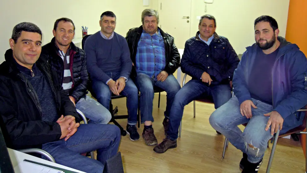 Xunta directiva da asociaci&oacute;n de gandeiros Agromuralla.