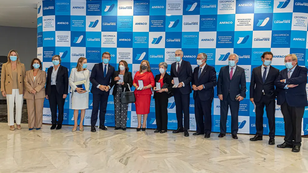Autoridades y premiados con las Medallas Anfaco 2020./J. DEL R&Iacute;O HERRANZ.