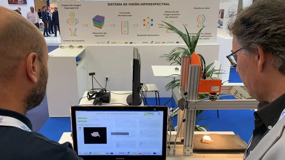 Presentaci&oacute;n de la tecnolog&iacute;a HSI durante la feria Mindtech.
