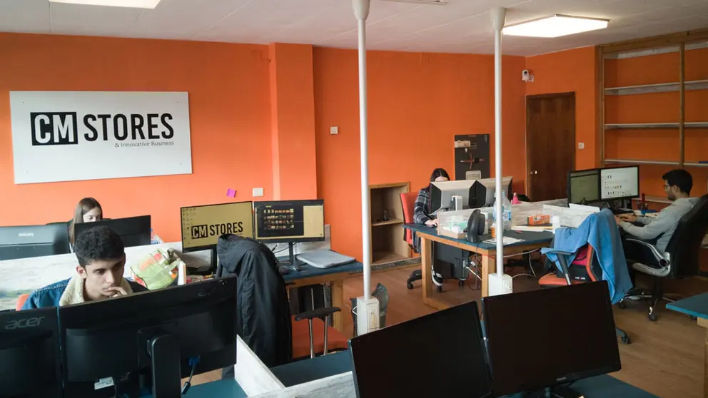 Parte del personal de ComercialMida.es.