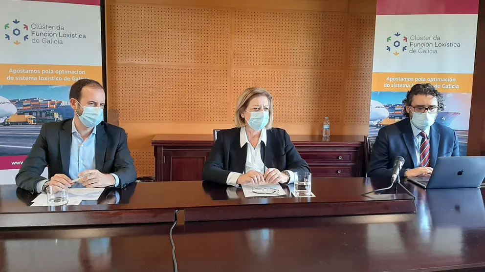 Xo&aacute;n Mart&iacute;nez, Sagrario Franco y Ram&oacute;n Tub&iacute;o, en la presentaci&oacute;n de Logistic Data Platform.