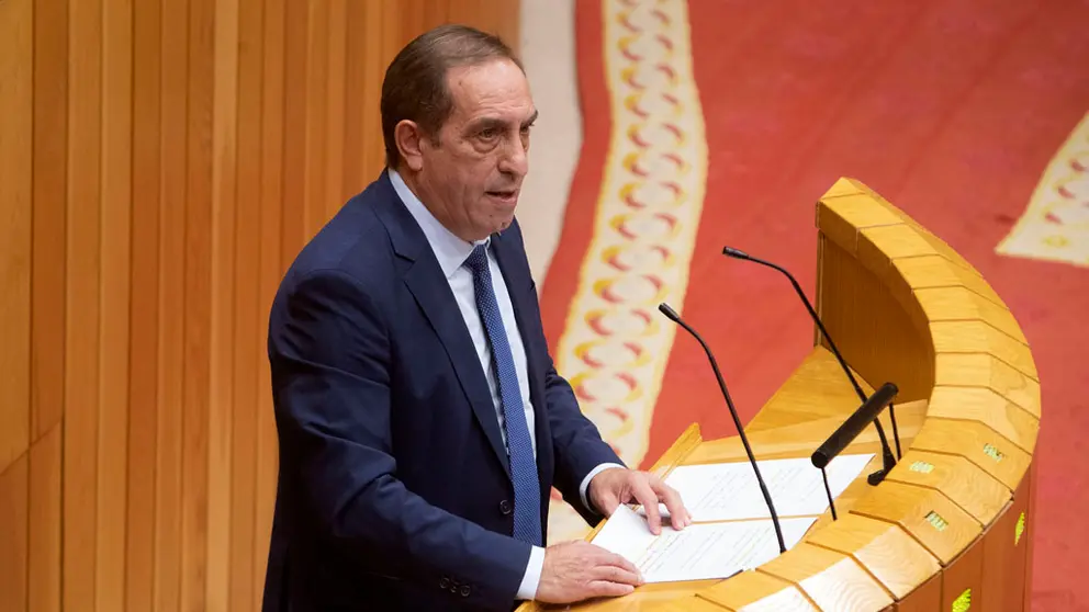 El conselleiro de Facenda e Administraci&oacute;n P&uacute;blica, Valeriano Mart&iacute;nez, en el Parlamento./C.PAZ.
