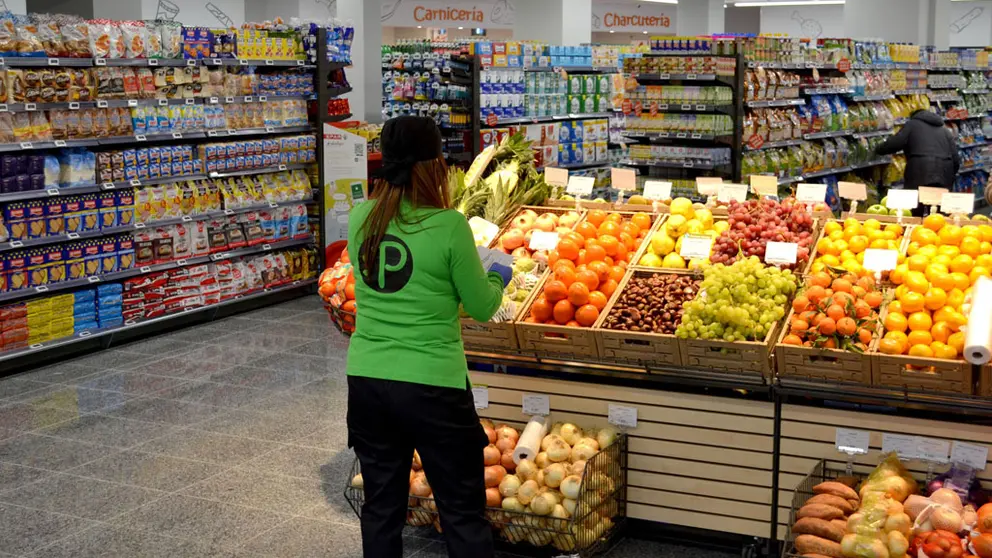 Nuevo supermercado Plenus, del Grupo Cuevas, abierto en Ourense.