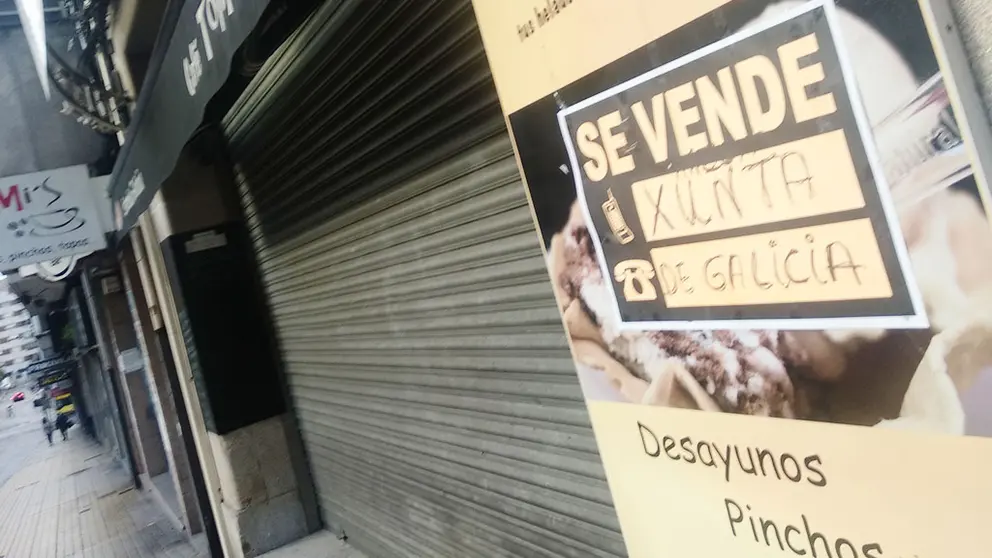 Un bar pechado a causa das restricci&oacute;ns impostas pola Xunta para controlar a pandemia.