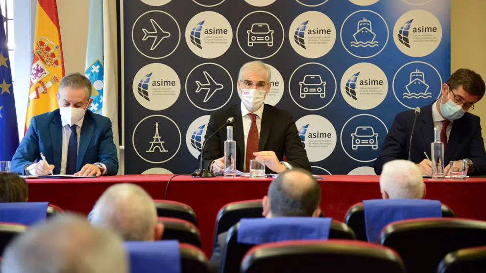 Enrique Mall&oacute;n, Francisco Conde y Justo Sierra, en la reuni&oacute;n de la junta directiva de Asime.