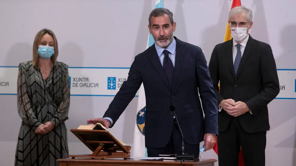 O vicepresidente segundo e conselleiro de Econom&Atilde;&shy;a, Empresa e Innovaci&Atilde;&sup3;n, Francisco Conde, preside a toma de posesi&Atilde;&sup3;n da nova directora xeral de Planificaci&Atilde;&sup3;n Enerx&Atilde;&copy;tica e Recursos Naturais, Paula Ur&Atilde;&shy;a, e do novo director xeral de Comercio e Consumo, Manuel Heredia. 
