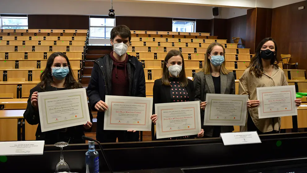 Estudantes galardoados cos Premios Jos&eacute; Manuel P&eacute;rez Canal./DUVI.
