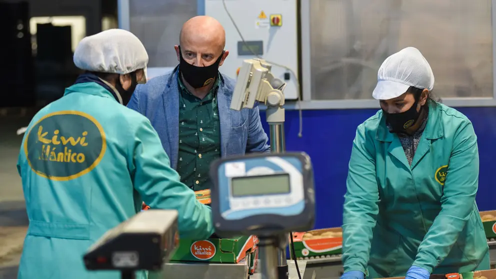 Trabajadores de Kiwi Atl&aacute;ntico.