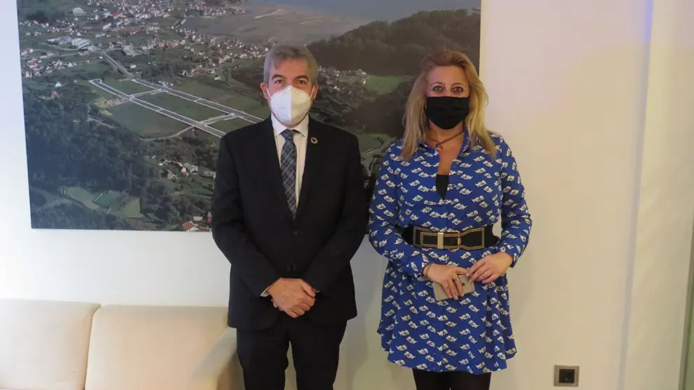 Lucrecio Fern&aacute;ndez, director general de Sepes y nuevo presidente de SEA, junto a la gerente de SEA, Beatriz Sestayo.