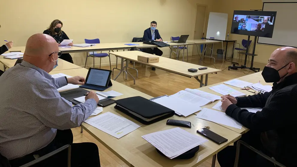 Parte de los asistentes a la reuni&oacute;n convocada por Fegape en el Centro Empresarial del Tambre.