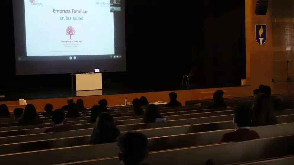 Una de las sesiones virtuales del programa 'Empresa familiar en las aulas'.