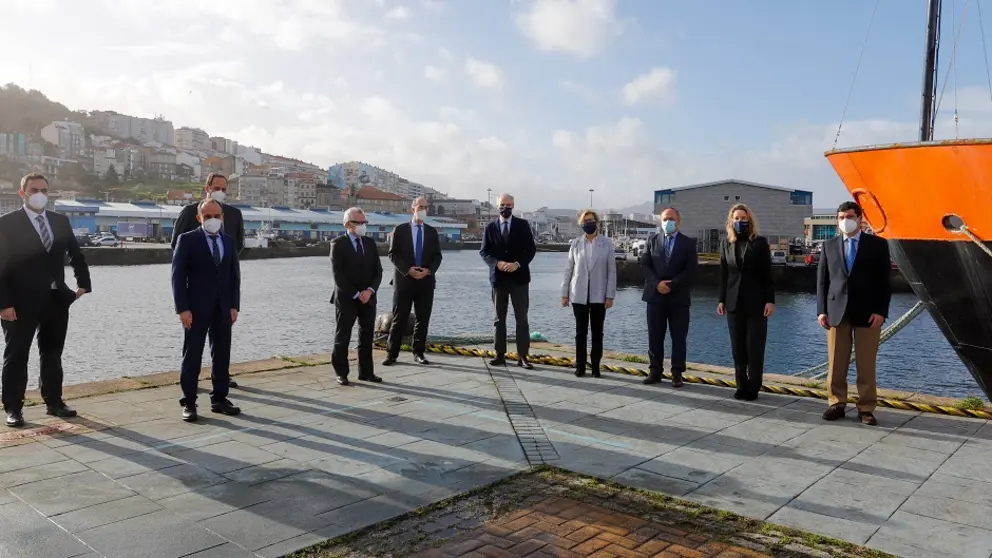 Autoridades y representantes de las entidades impulsoras, en la presentaci&oacute;n en Vigo del proyecto Green Bay.