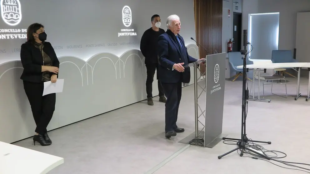 El presidente del Grupo Alvari&ntilde;o, al que pertenece Demesix, en la presentaci&oacute;n del proyecto de plataforma de transporte a demanda.