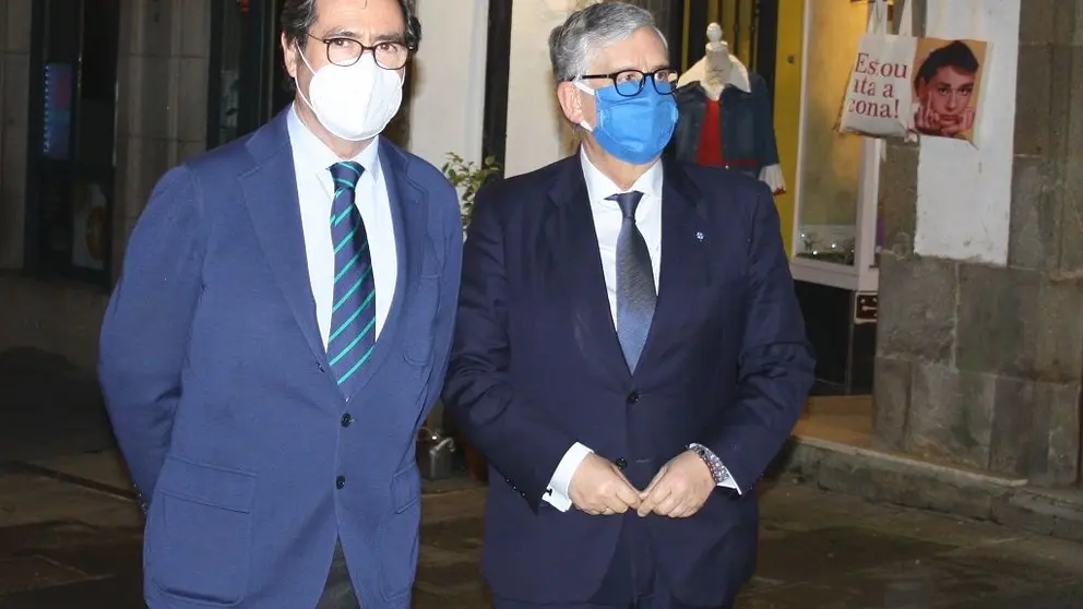 Antonio Garamendi y Juan Manuel Vieites, presidentes de la CEOE y CEG, respectivamente.