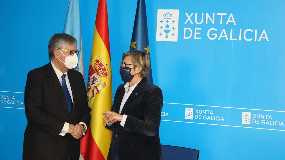 Juan Manuel Vieites, presidente de la CEG, junto a la conselleira do Mar, Rosa Quintana.