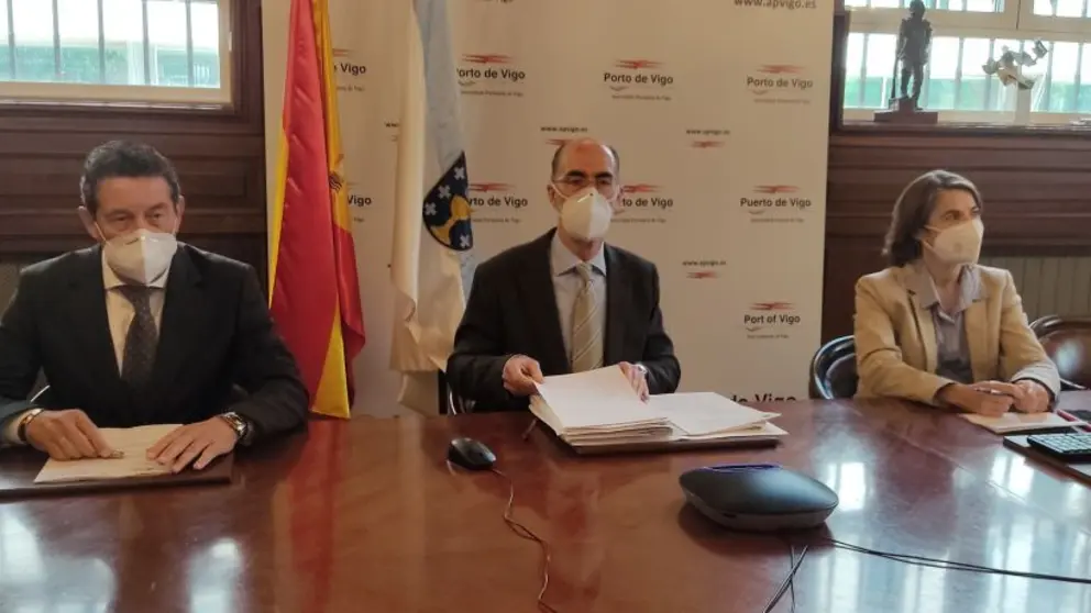 El presidente de la Autoridad Portuaria de Vigo, Jes&uacute;s V&aacute;zquez Almu&iacute;&ntilde;a, compareci&oacute; para valorar la sentencia sobre la concesi&oacute;n de Vulcano.