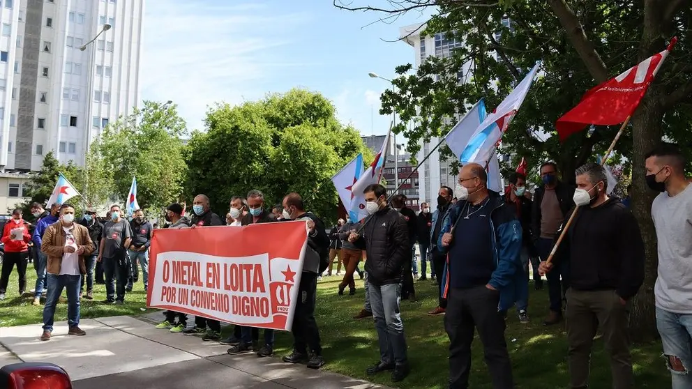 Delegados da CIG no sector do metal concentr&aacute;ronse este venres &aacute; ma&ntilde;&aacute; diante da sede da Confederaci&oacute;n de Empresarios da Coru&ntilde;a para amosar o seu rexeitamento &aacute; proposta da patronal para o convenio provincial de siderometal,