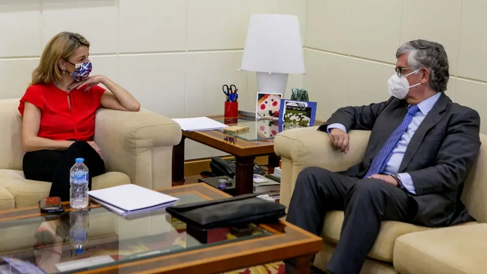 La vicepresidenta tercera del Gobierno, Yolanda D&iacute;az, y el presidente de la patronal gallega, Juan Manuel Vieites./MINISTERIO TRABAJO Y ECONOM&Iacute;A SOCIAL.
