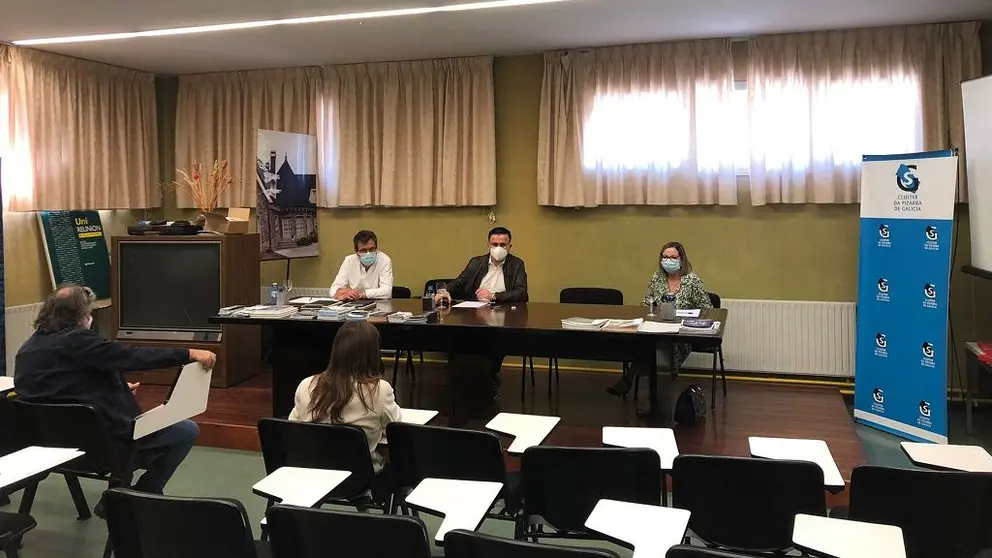 El presidente del Cl&uacute;ster de la Pizarra, V&iacute;ctor Cobo, el conselleiro de Medio Rural, Jos&eacute; Gonz&aacute;lez, y la alcaldesa de Sobradelo de Valdeorras,