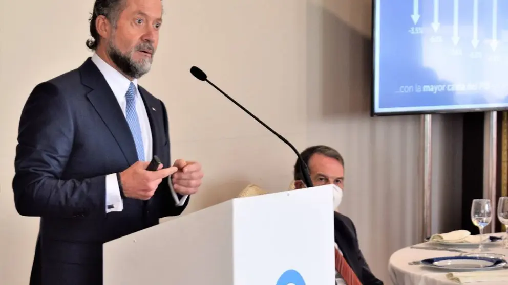 Juan Carlos Escotet, presidente de Abanca, en el encuentro empresarial en la sede de Circulo en Vigo.