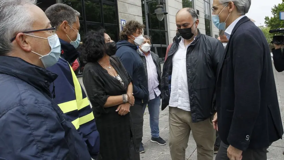Francisco Conde mantuvo en Ferrol una reuni&oacute;n con el comit&eacute; de empresa de Navantia./K.DELGADO.