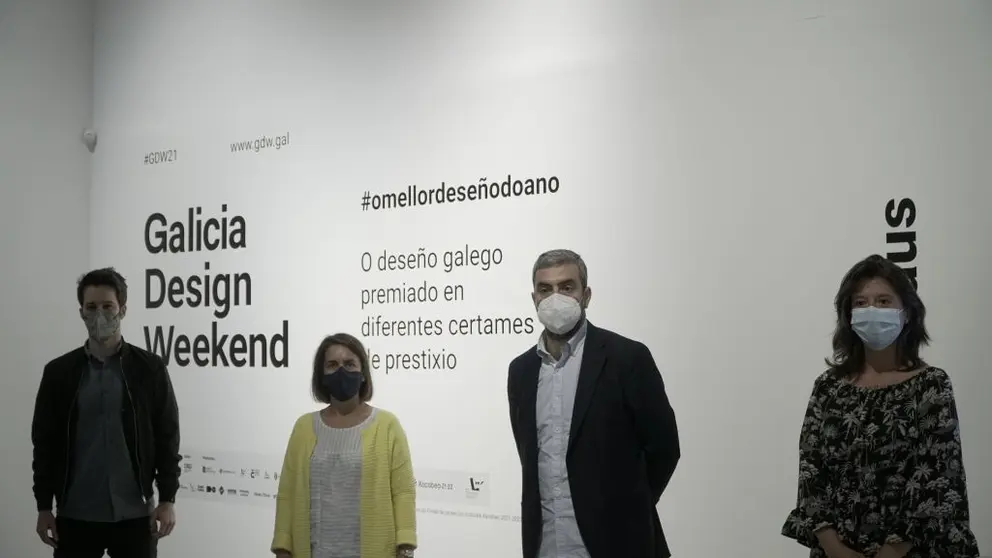 La directora de Gain (2&ordf; por la izq.) en su participaci&oacute;n en Galicia Design Weekend, que se celebra en la Fundaci&oacute;n Barri&eacute; de A Coru&ntilde;a.