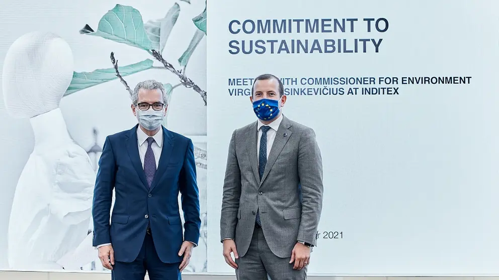 Pablo Isla, presidente de Inditex, ejerci&oacute; de anfitri&oacute;n dl comisario de Medio Ambiente, Oc&eacute;anos y Pesca de la UE, Virginijus Sinkevičius./DOMO FOTOGRAF&Iacute;A.