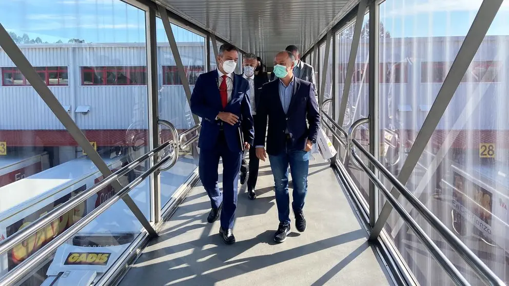 El delegado de Zona Franca de Vigo, David Regades, visit&oacute; la sede de Gadisa acompa&ntilde;ado por su consejero delegado, Roberto Tejeiro.