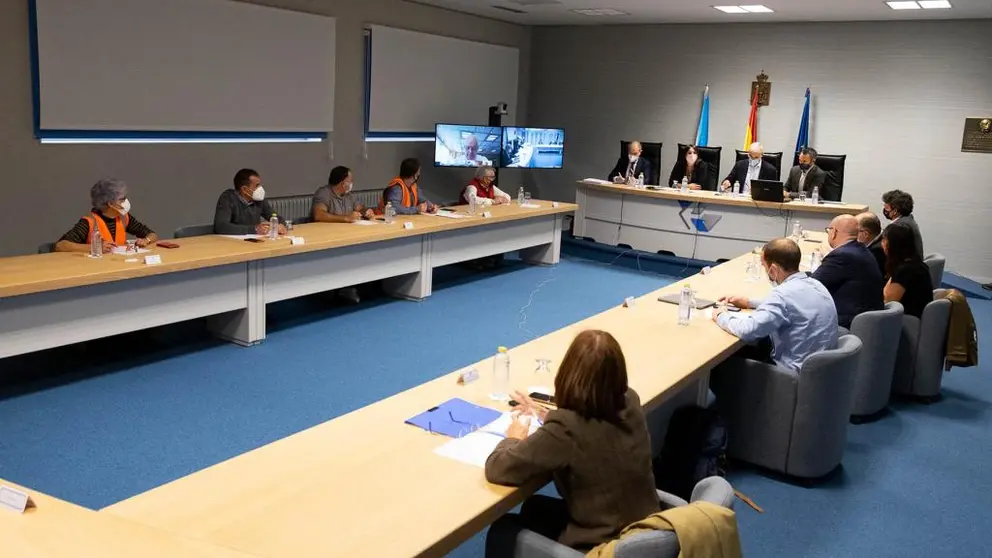 Reuni&oacute;n de la mesa industrial sobre el futuro de Vestas en Viveiro.