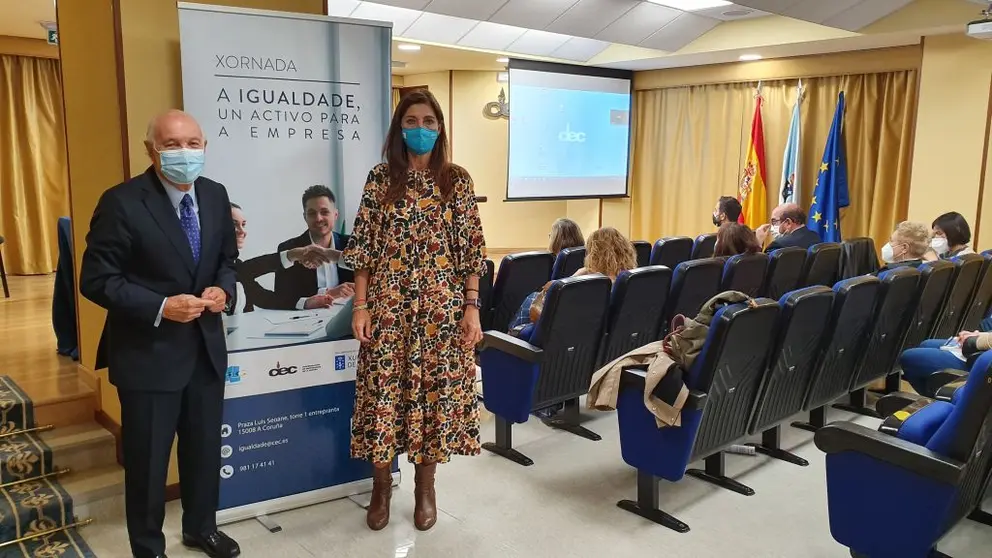 Antonio Fontenla y Elena Mancha en la apertura de la jornada &ldquo;A igualdade, un activo para a empresa. Edici&oacute;n II&rdquo;.
