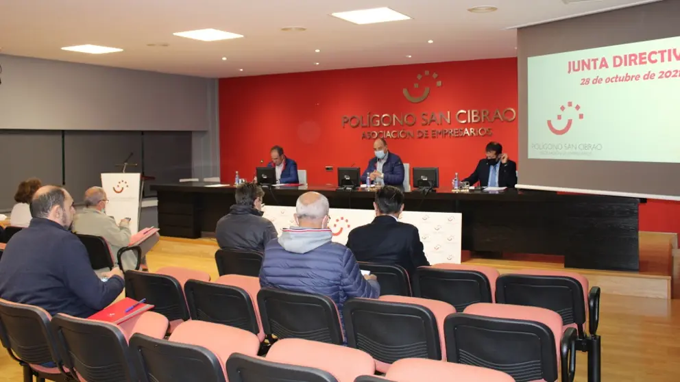 Junta directiva de la Asociaci&oacute;n de empresarios del Pol&iacute;gono de San Cibrao das Vi&ntilde;as.