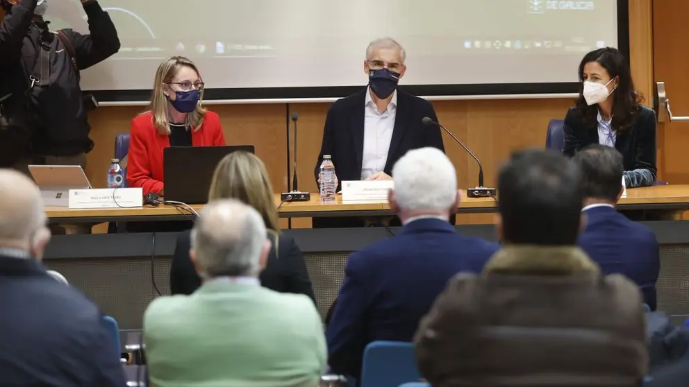 Francisco Conde (centro) en la reuni&oacute;n de la Mesa de Transici&oacute;n Justa de As Pontes, celebrada en Ferrol