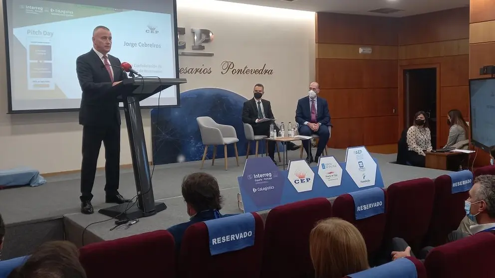Jorge Cebreiros, acompa&ntilde;ado de Guldr&iacute;s y V&aacute;zquez Almu&iacute;&ntilde;a, en el Pitch Day de CoLogistics Business Accelerator.
