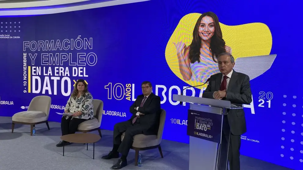 El presidente del Consello Social de la UDC, Antonio Abril, en la inuaguraci&oacute;n de Laboralia.