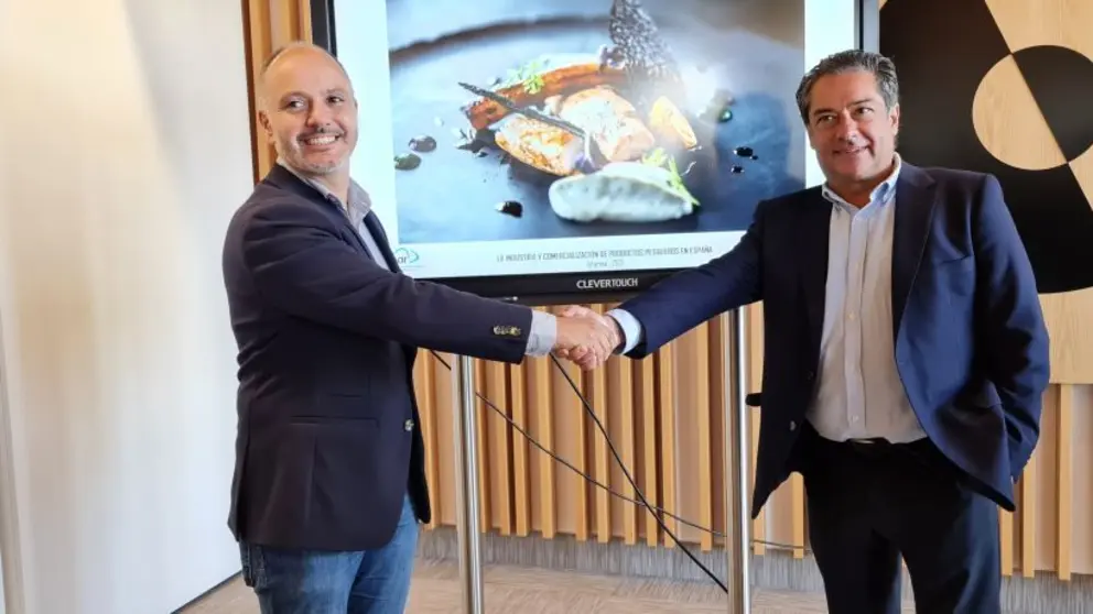 David Regades y Eloy presentaron el informe de Conxemar.