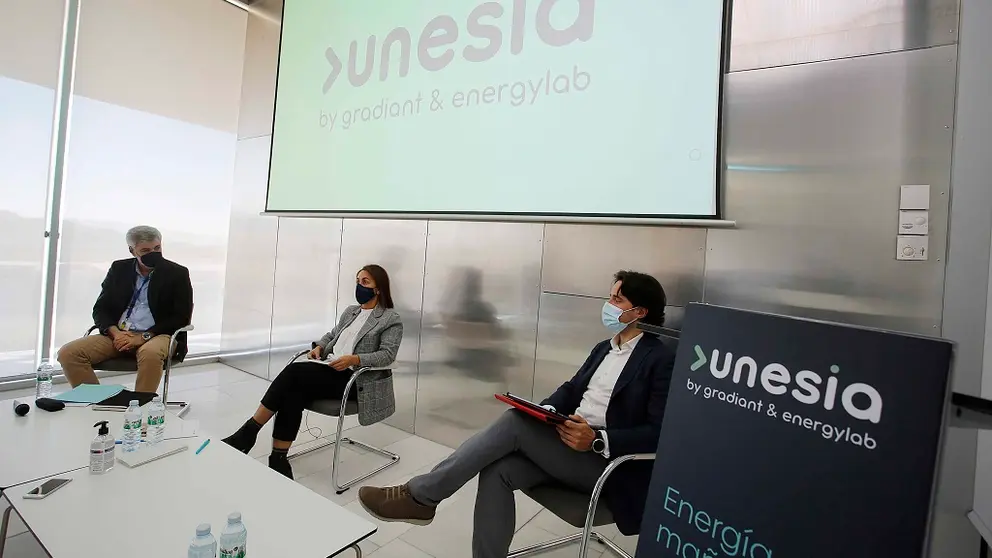 Los directores generales de EnergyLab y Gradiant junto a la directora xeral de Gain en la presentaci&oacute;n de Unesia.