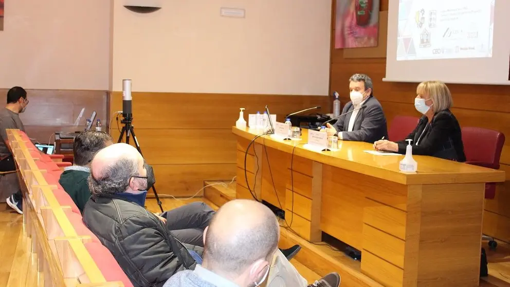 Charla sobre supecomputaci&oacute;n para pymes celebrada en la CEO en el marco de la Mobile Week Ourense.