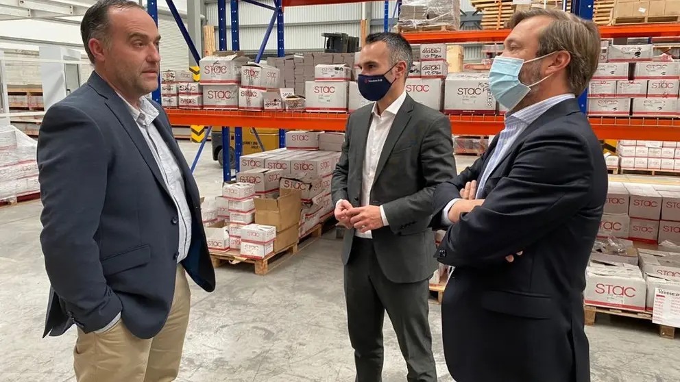 Un directivo de STAC en M&eacute;xico junto al director del Igape y al director del Area de Internacionalizaci&oacute;n de Igape.